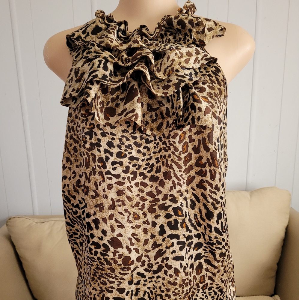 Essentials by Milano leopard print blouse size L